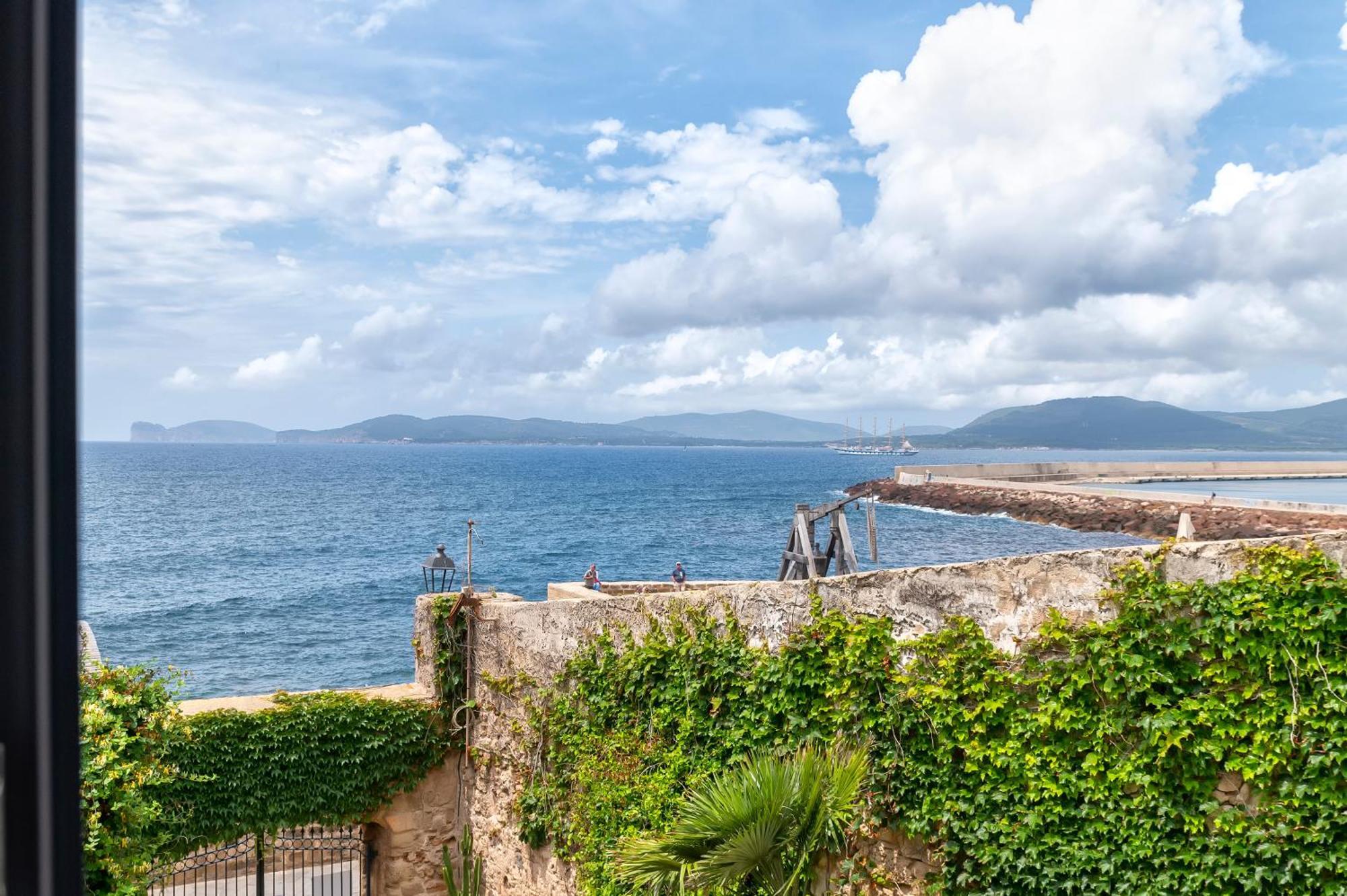 Apartment Sardinia Re - Sea View Casa Amelia *